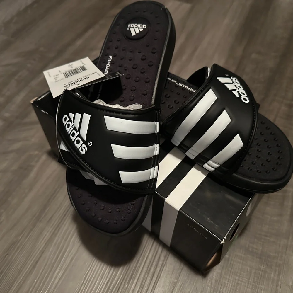 Adidas Kids Black and White Slide Sandals - Picture 2 of 3